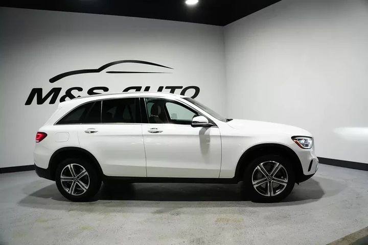 $22156 : 2020 GLC 300 image 3