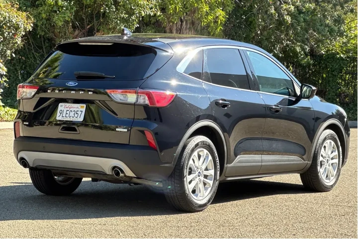 Ford Escape 2020 SE 4dr SUV image 3
