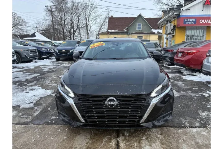 2024 Altima 2.5 SV image 3
