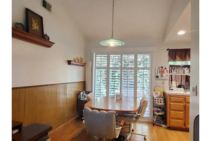 $2000 : Cute single family home image 5