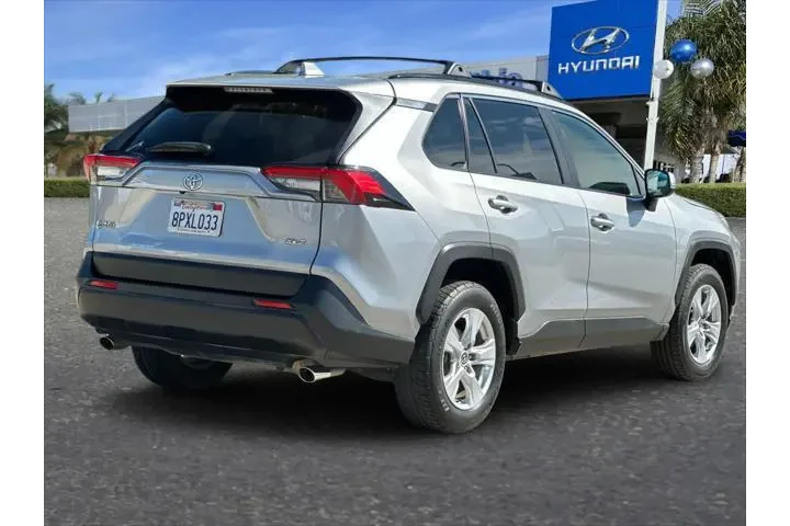 $18599 : Toyota RAV4 2020 XLE 4dr SUV image 3
