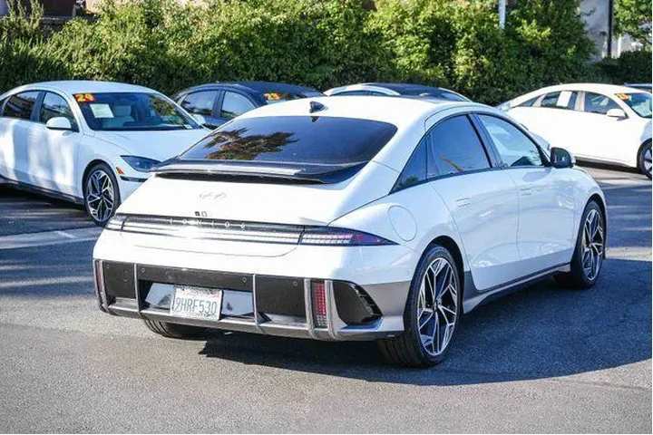 $25783 : Hyundai IONIQ 6 2023 Limited image 7