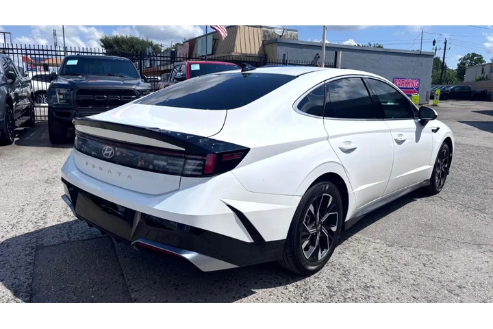 2025 Sonata SEL image 6