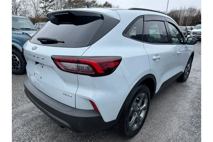 $31700 : Ford Escape 2025 AWD ST-Line image 5