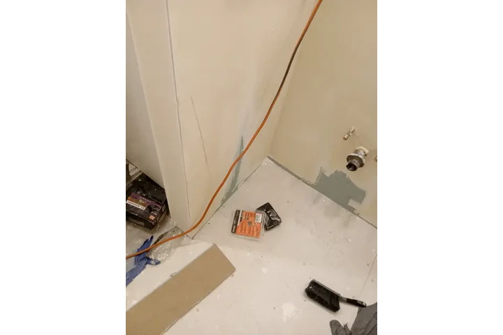Bathrooms remodel image 1