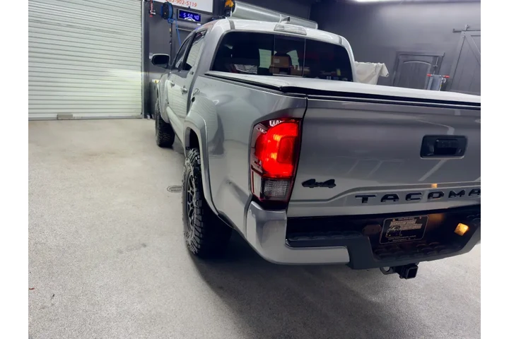 $31995 : 2021 Tacoma image 5