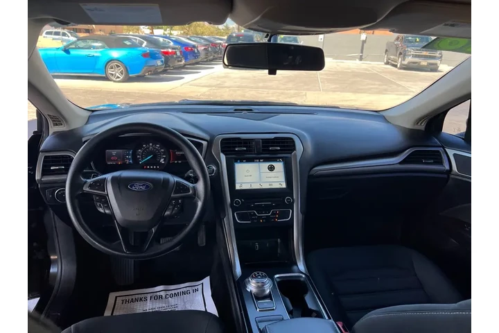 2018 Fusion SE image 9