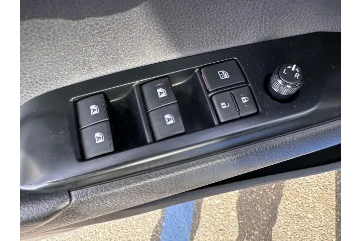 $20999 : Toyota Camry 2019 SE 4dr Sed image 9