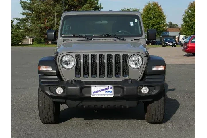 $30987 : Jeep Wrangler Unlimited 2021 image 3