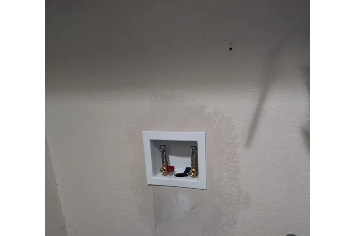 Handyman/ Plomeria image 5