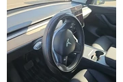 $23500 : Tesla Model Y 2021 AWD Long thumbnail