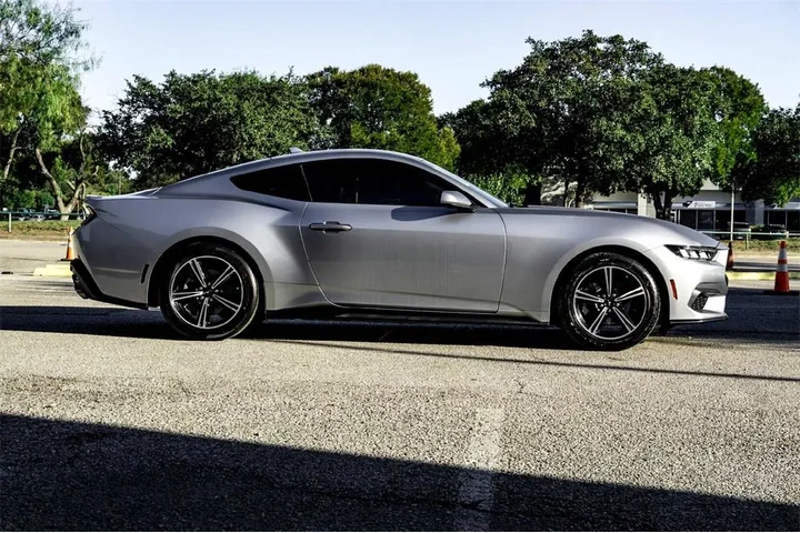 $28386 : Ford Mustang 2024 EcoBoost P image 4