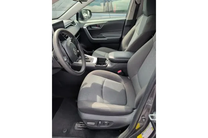 $30538 : Toyota RAV4 2024 XLE 4dr SUV image 8