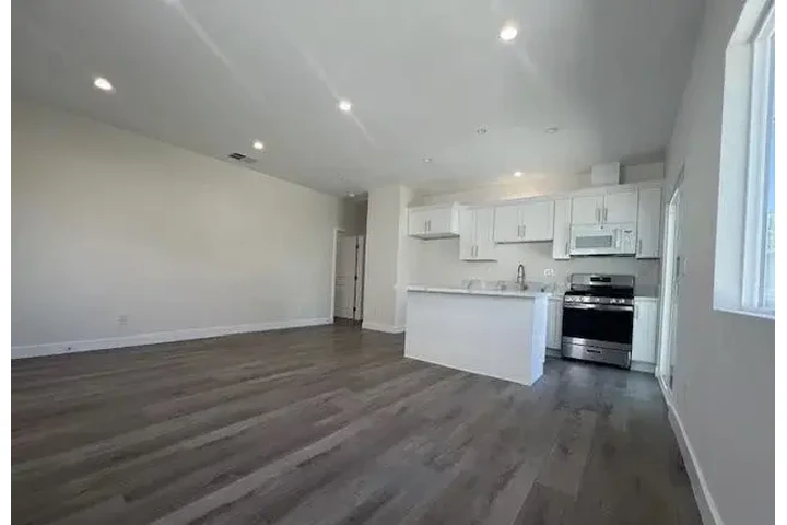 $900 : Lindo de 2 dormitorios image 3