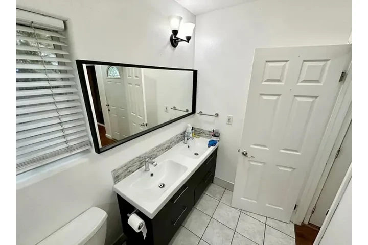 $950 : READY FOR MOVE IN South Gate image 1