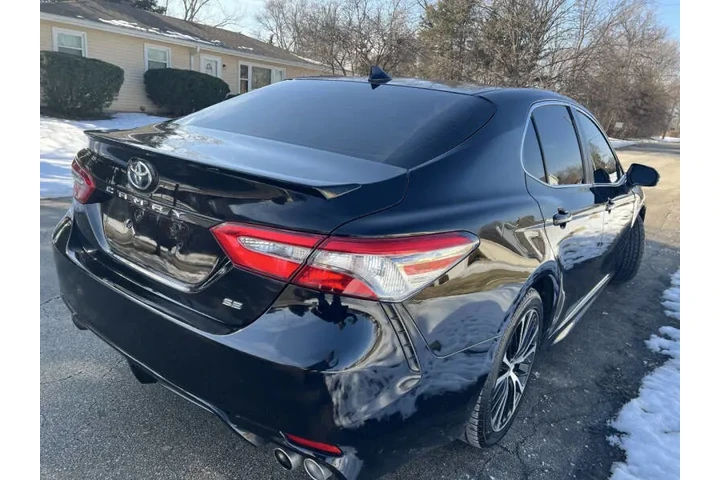 $11997 : 2019 Camry SE image 6