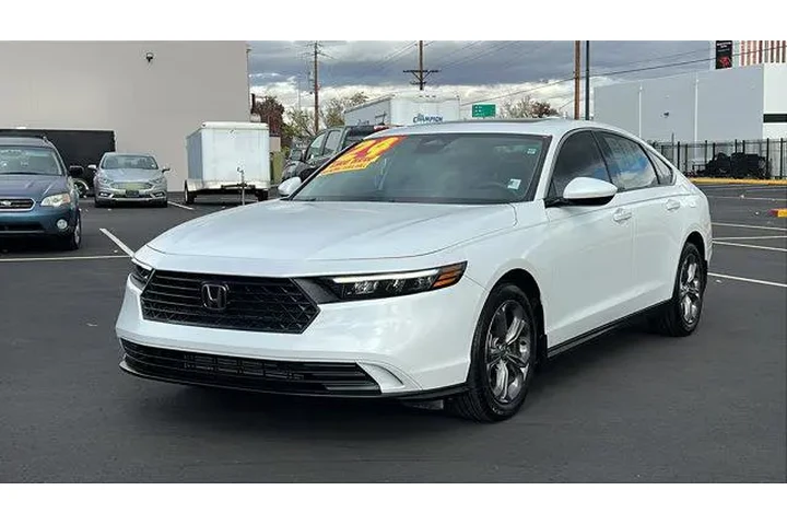 $32484 : Honda Civic 2025 Sport 4dr H image 1