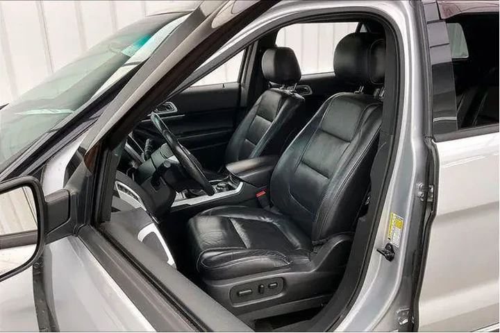 $7990 : Ford Explorer 2013 AWD XLT 4 image 8