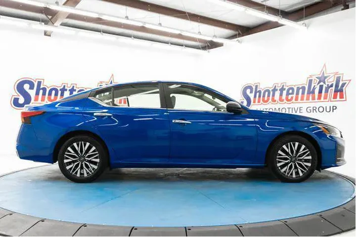 $25855 : Nissan Altima 2025 2.5 SV 4d image 10