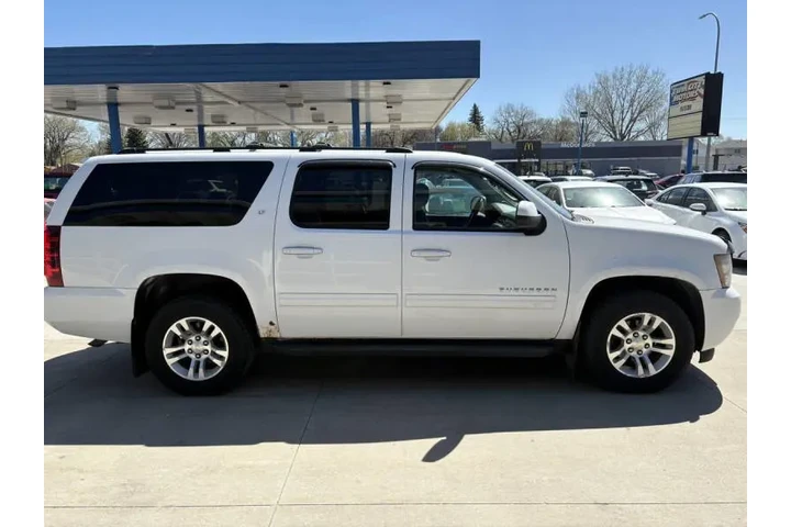 $8990 : 2011 Suburban LT image 6