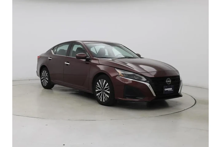 $17998 : Nissan Altima 2023 2.5 SV 4d image 1