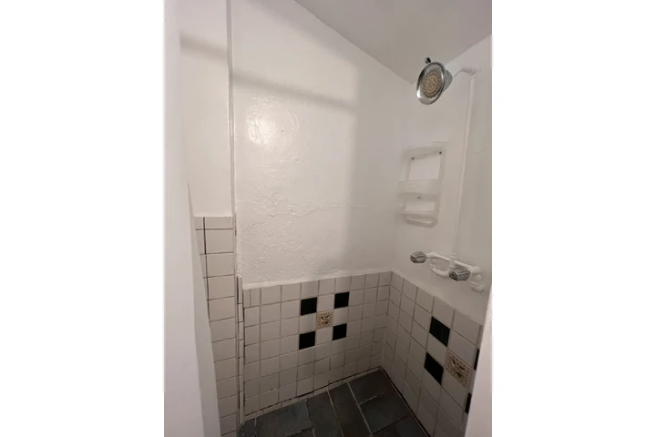 $1400 : STUDIO image 7