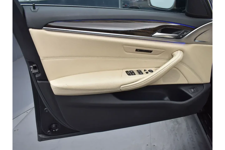 $18526 : BMW 5 Series 2019 530i 4dr S image 9