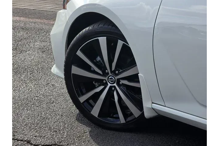 $19949 : Nissan Altima 2022 2.5 SR 4d image 8