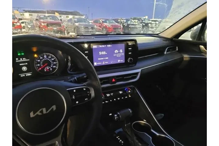 $16585 : Kia K5 2022 LXS 4dr Sedan image 9