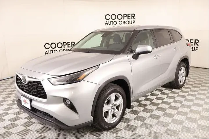 $28600 : Toyota Highlander 2023 AWD L image 9