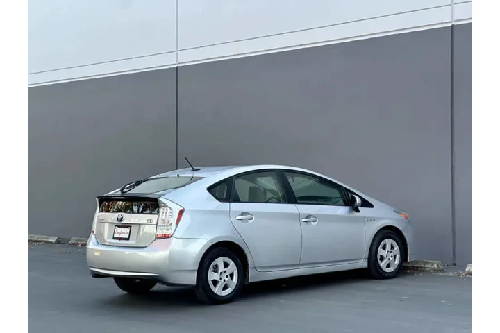 $10940 : 2011 Prius image 6