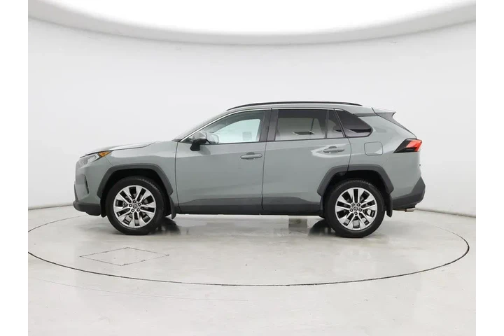 $25998 : Toyota RAV4 2020 XLE Premium image 3
