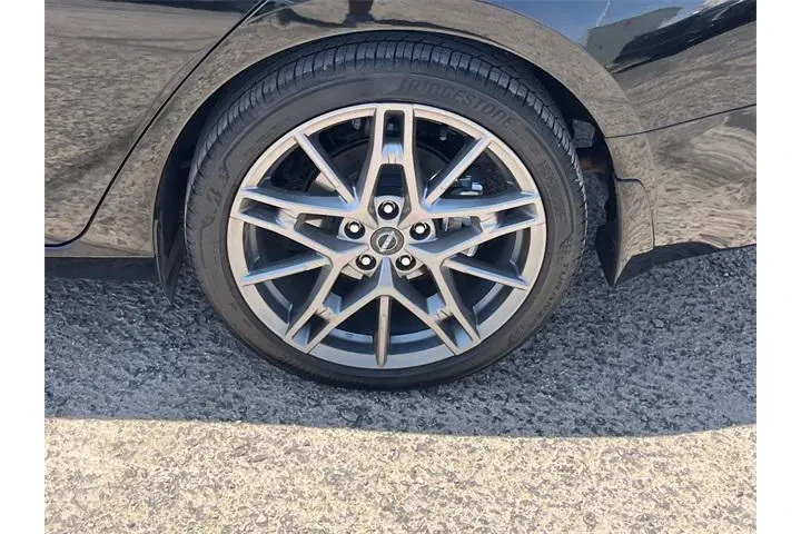 $26568 : Nissan Altima 2023 2.0 SR 4d image 5