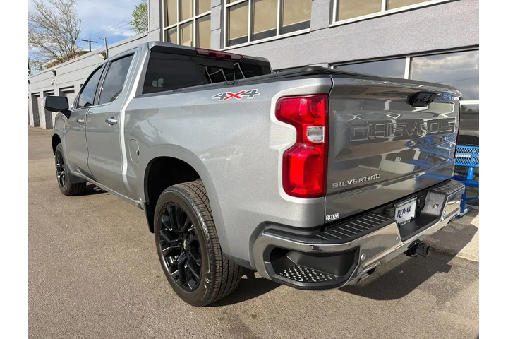 $35995 : 2024 Silverado 1500 4WD Crew image 5