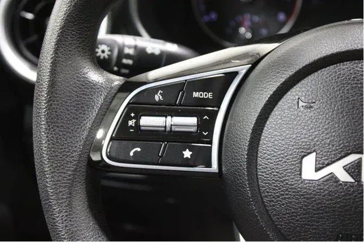 $20982 : Kia Forte 2023 LXS 4dr Sedan image 9