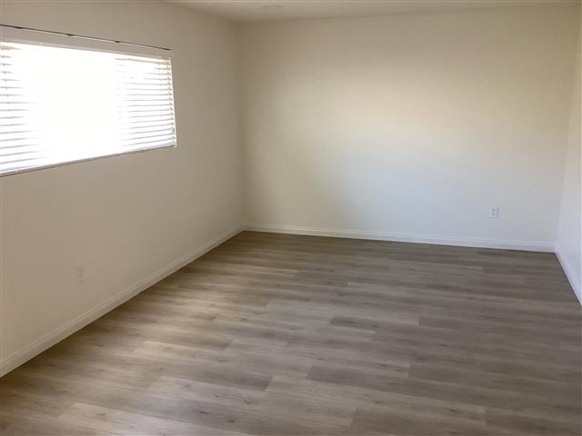 $2200 : West Covina 2 rec 1 image 3