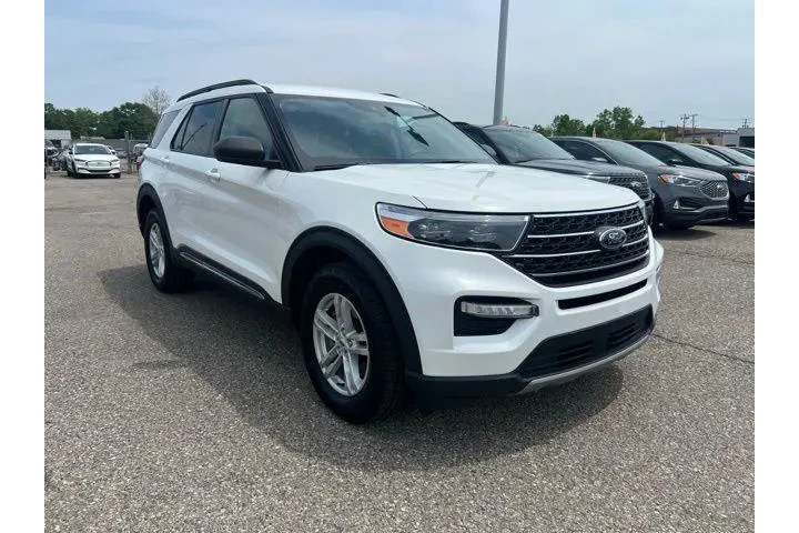 $29845 : Ford Explorer 2023 AWD XLT 4 image 6