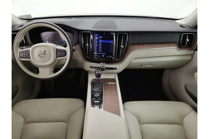 $24998 : Volvo XC60 2021 AWD T5 Momen image 9
