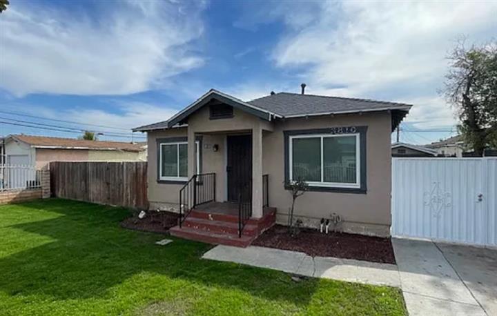 $1690 : Casa De Renta En Inglewood image 1