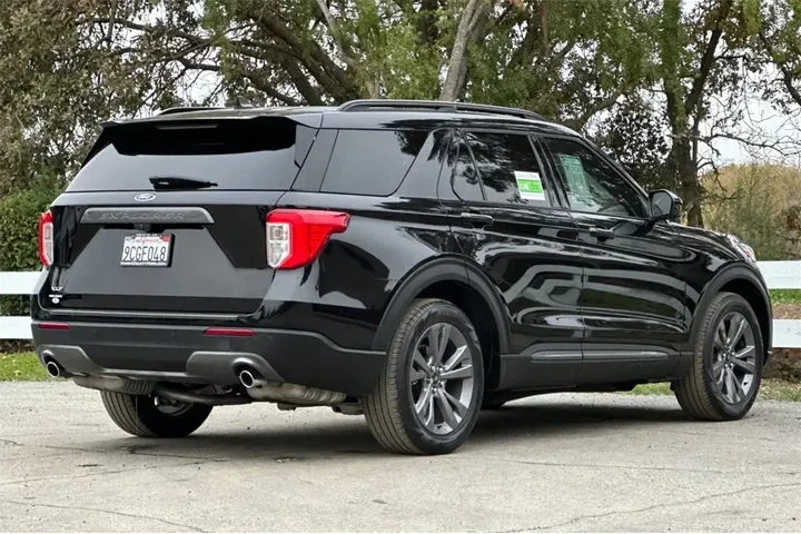 $28083 : Ford Explorer 2022 XLT 4dr S image 4