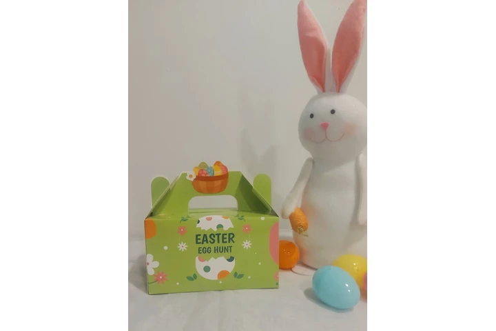 $7 : Easter Treat Box with Peeps image 3