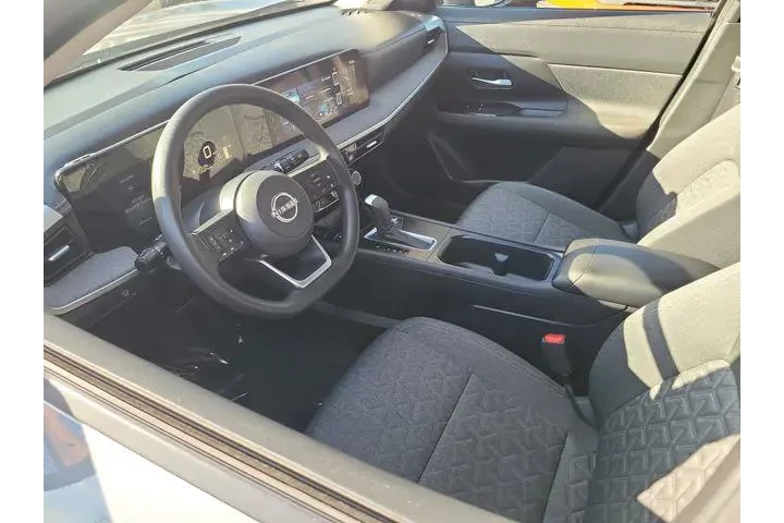 $23900 : Nissan Kicks 2025 SV 4dr Cro image 3