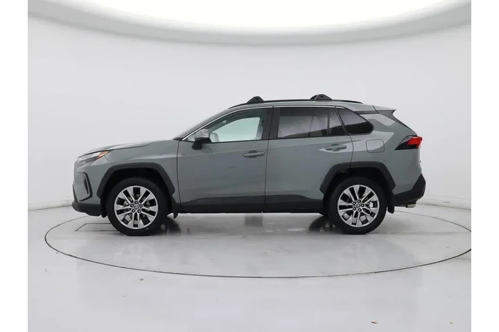 $30998 : Toyota RAV4 2022 XLE Premium image 3