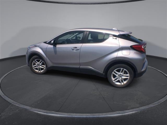 $20900 : PRE-OWNED 2020 TOYOTA C-HR LE image 6