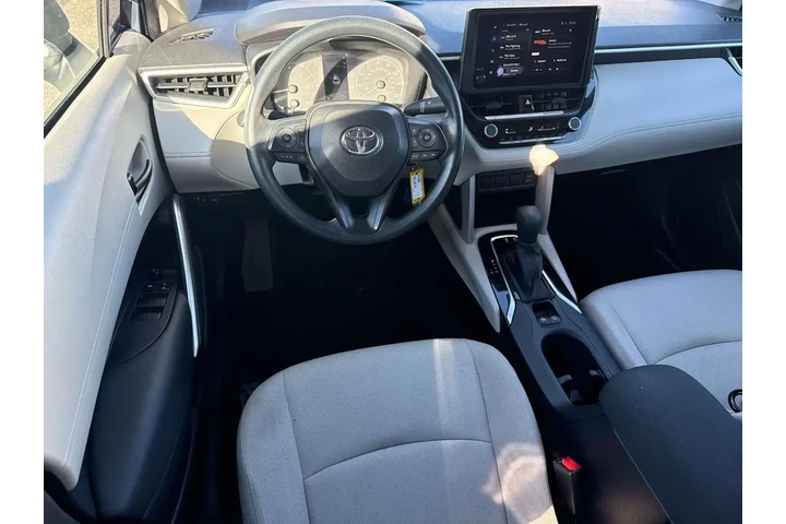 $24270 : Toyota Corolla Cross 2024 L image 8