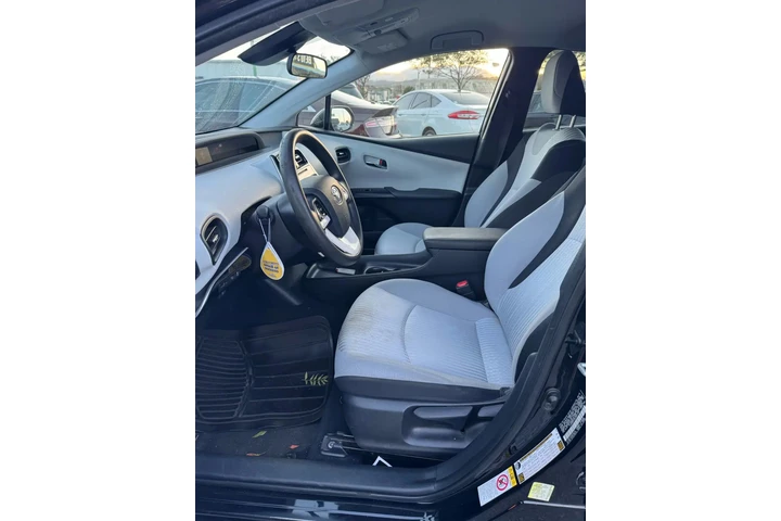 $12500 : 2018 Toyota Prius Two Hatchbac image 7