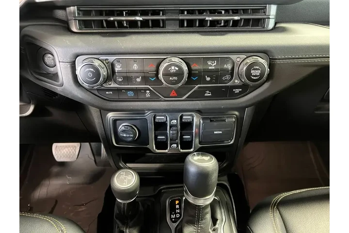 $35000 : Jeep Wrangler 2024 4x4 Sahar image 8