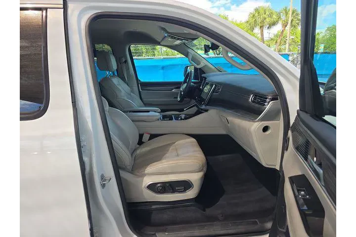 $36696 : Jeep Wagoneer L 2023 4x4 Ser image 4