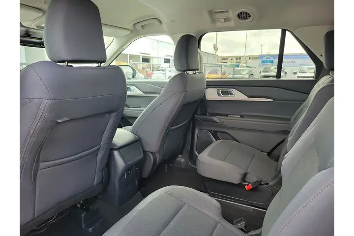 $35990 : Ford Explorer 2026 Active 4d image 5