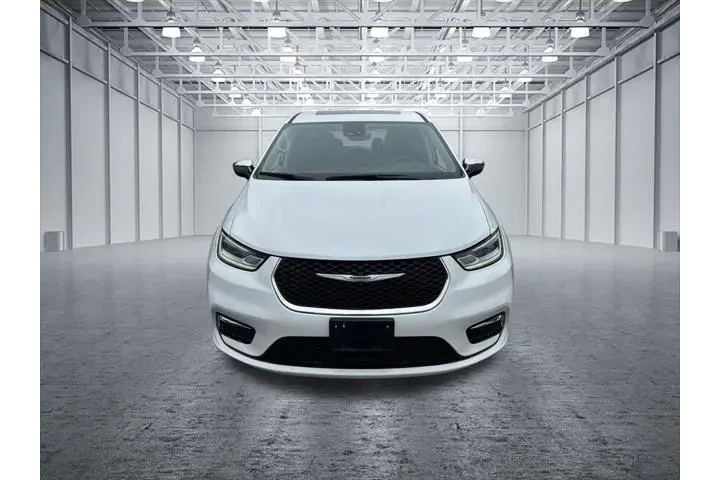 $28995 : Chrysler Pacifica Plug-In Hy image 2